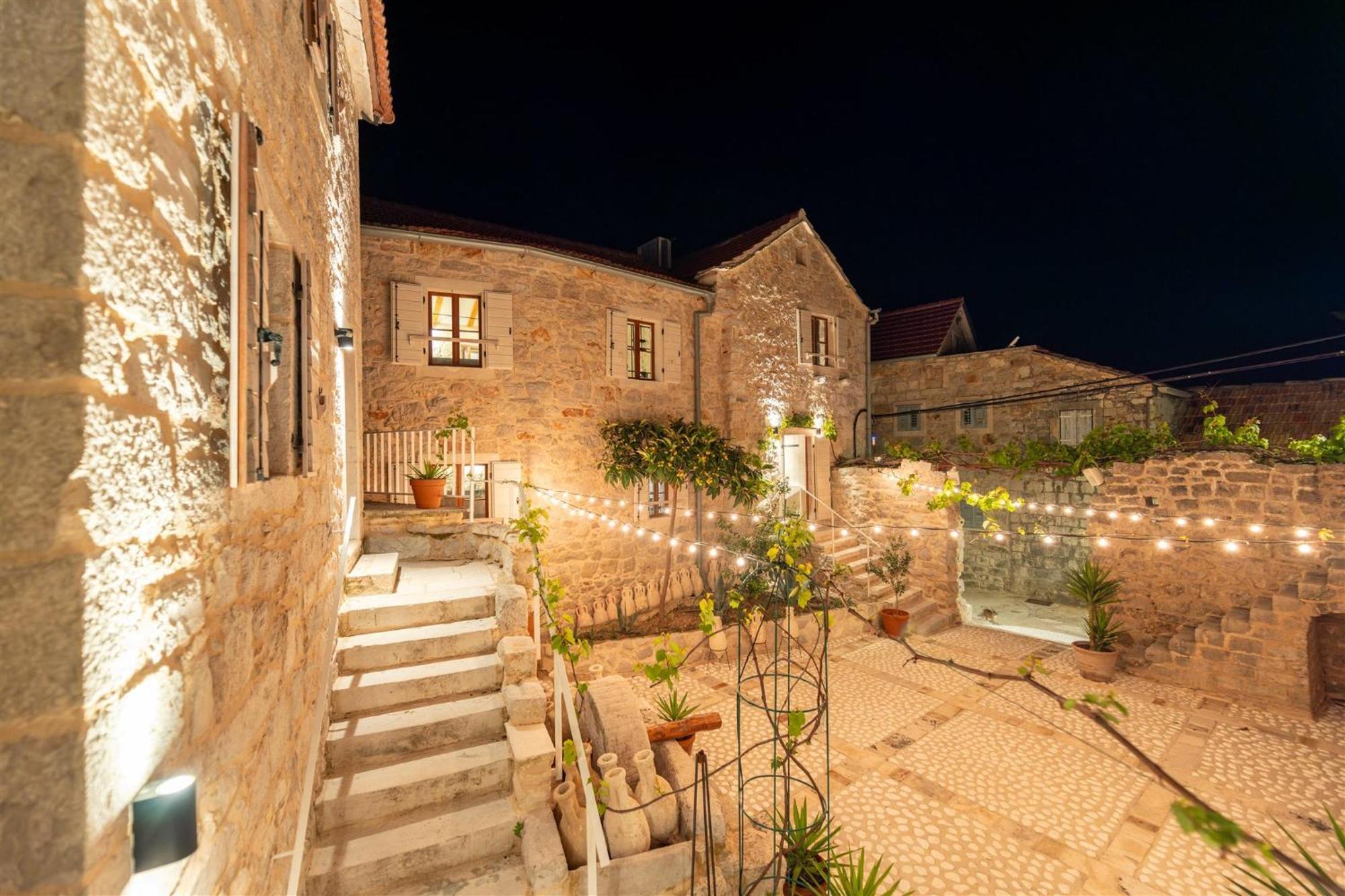 Dvor Pitve Villas Jelsa  Luaran gambar
