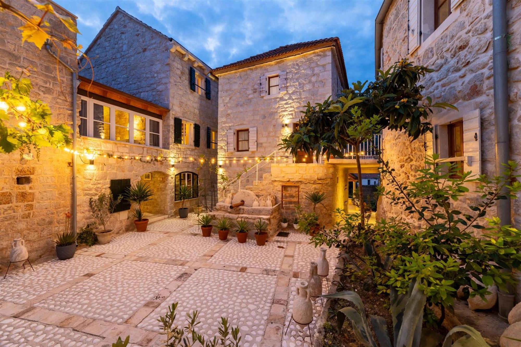 Dvor Pitve Villas Jelsa  Luaran gambar